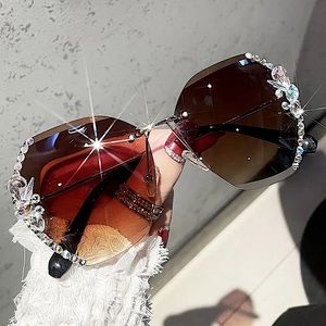 Brown tinted crystal rhinestone sunglasses 💎